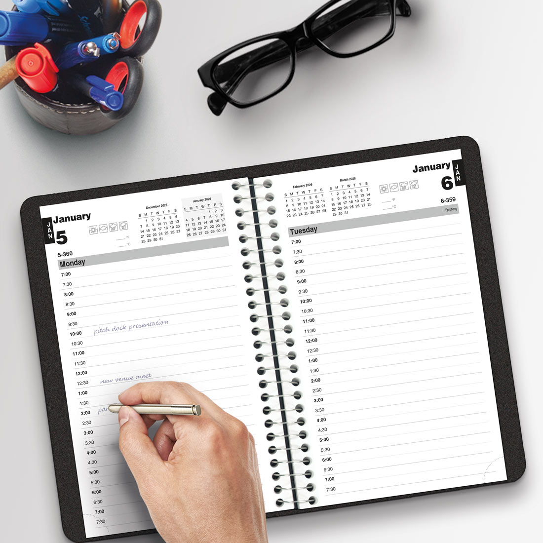 Brownline Essential Daily Planner 2026, English, Black C2504.81T-26