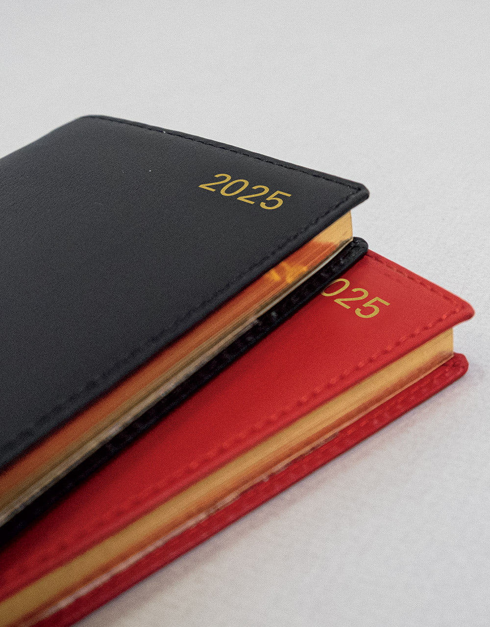 Belgravia Slim Week to View Leather Diary with Planners 2025 - English - 25-C33SUBK#colour_black