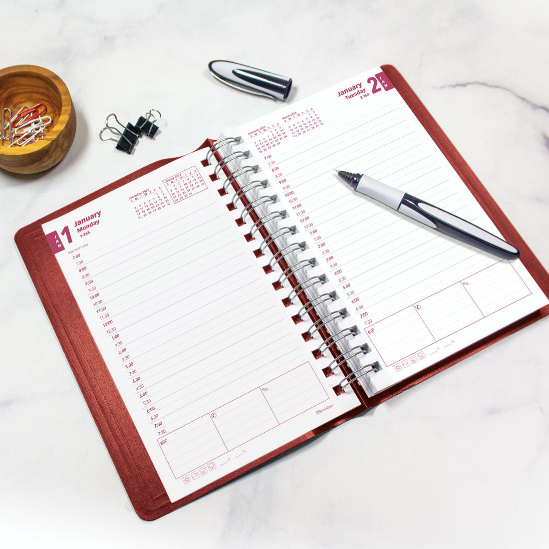 Essential Daily Planner 2025, English, CB634W.RED#colour_red