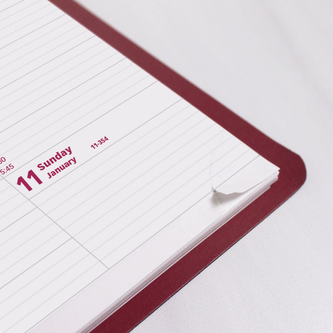 Brownline Essential Weekly Appointment Book 2026, English CB950.RED-26 #colour_red