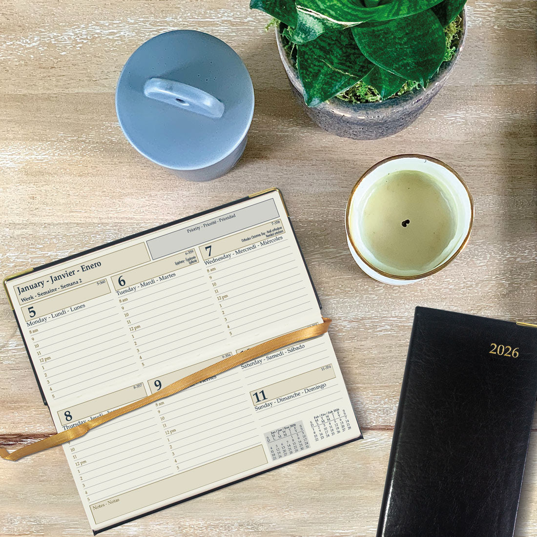 Brownline Executive Weekly Pocket Planner 2026, Trilingual, Black CBE306-26