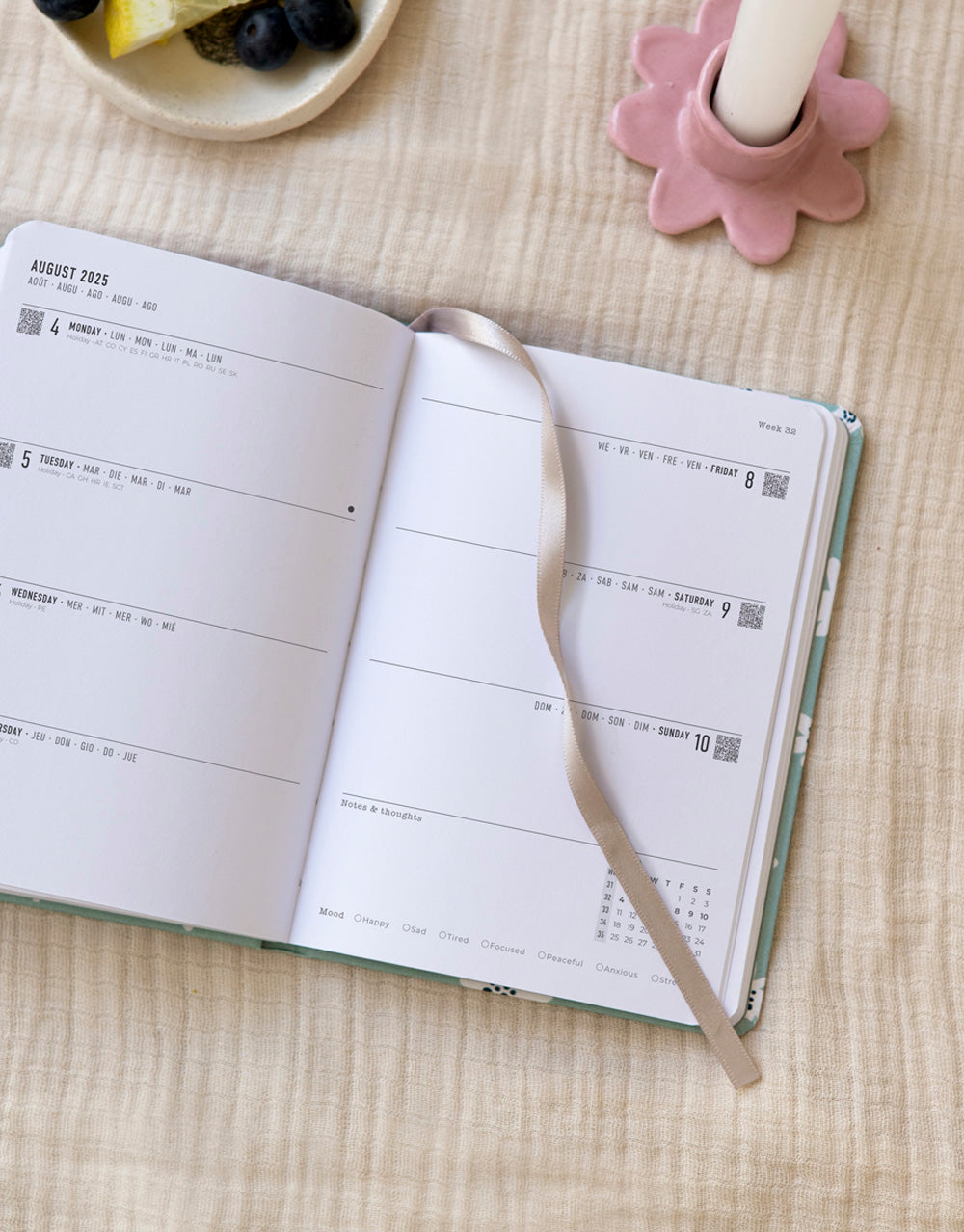 Letts Daisies Planner 2025-2026 #colour_daisies-blue